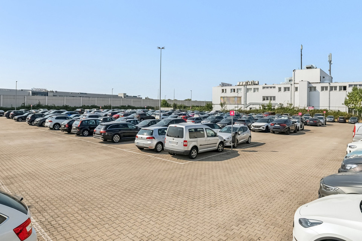Overzicht van de parkeerplaats Easy Airport Parking bij de luchthaven Dortmund (DTM)
